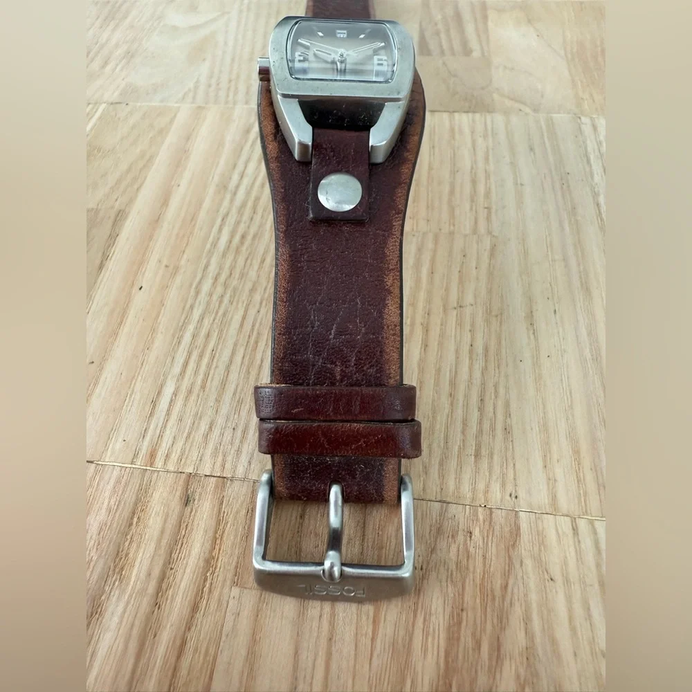 Fossil ladies retro brown barrel shaped brown leather watch NEW BATTERY